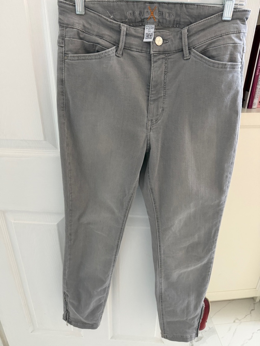 MAC WOMEN'S DREAM DENIM JEAN - SNAZZY
Size: 27